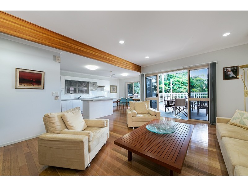 73 Stanley Terrace, Taringa QLD 4068