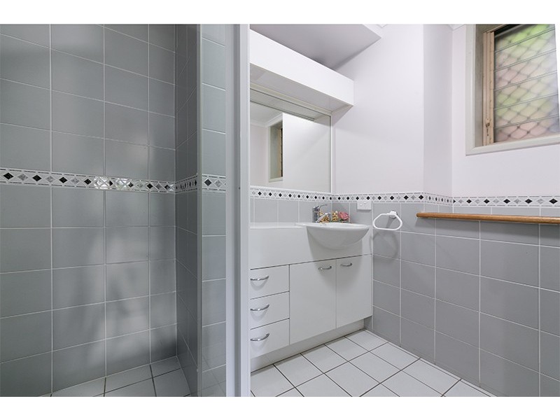 73 Stanley Terrace, Taringa QLD 4068