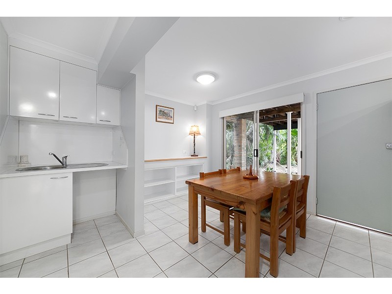 73 Stanley Terrace, Taringa QLD 4068