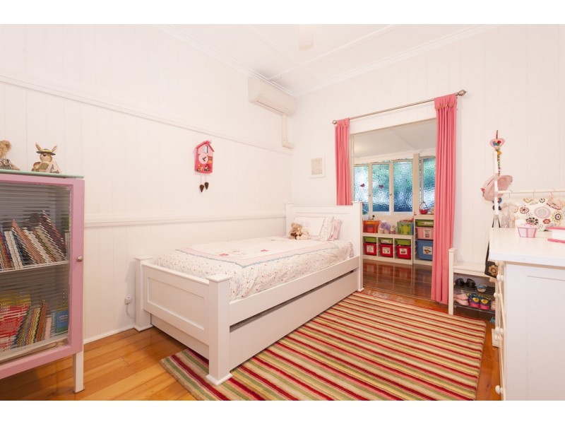 19 Devonshire Street, Ashgrove QLD 4060