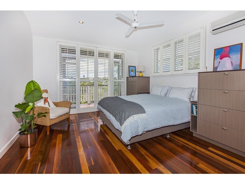 18 Fairfax Street, Red Hill QLD 4059