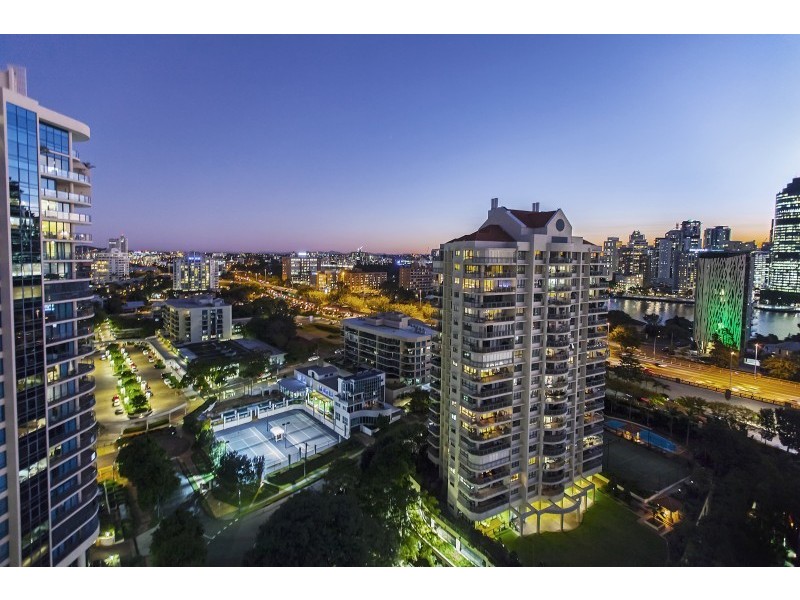 8 Goodwin Street, Kangaroo Point QLD 4169