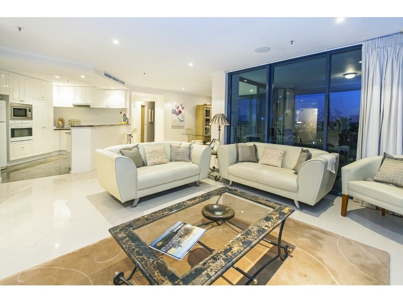 8 Goodwin Street, Kangaroo Point QLD 4169