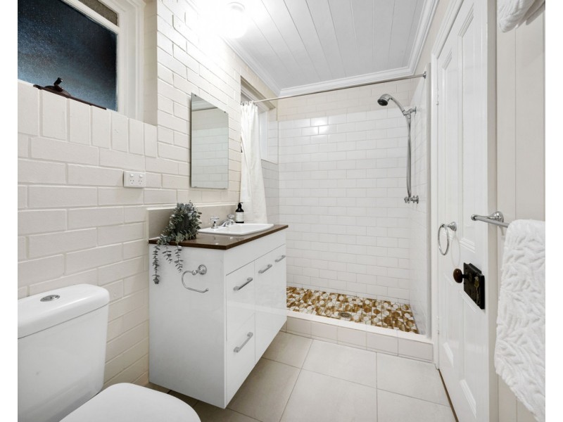 70 Enoggera Terrace, Red Hill QLD 4059