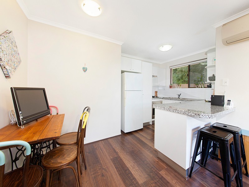 2/23 Winchester Street, Hamilton QLD 4007