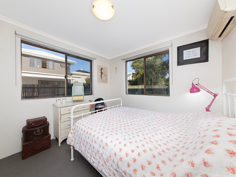 2/23 Winchester Street, Hamilton QLD 4007