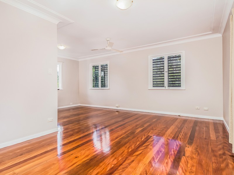 11 Emma Street, Red Hill QLD 4059