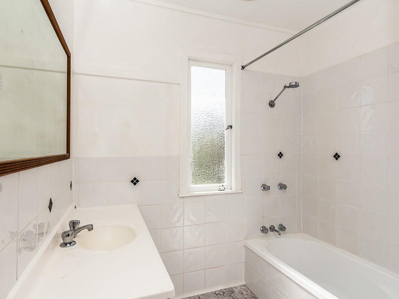 11 Emma Street, Red Hill QLD 4059