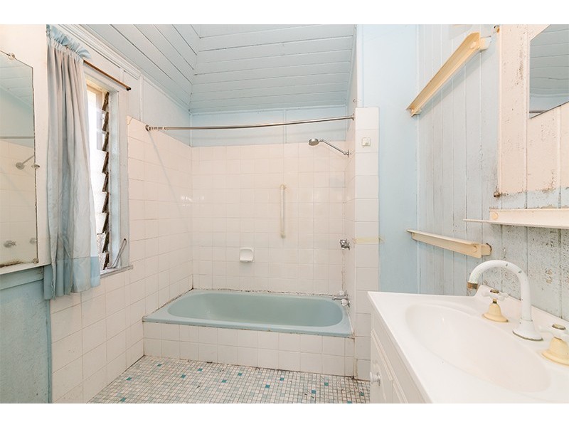 54 Moulton Street, Ashgrove QLD 4060