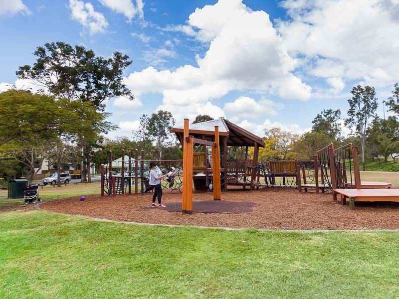 4/42 William Parade, Fairfield QLD 4103