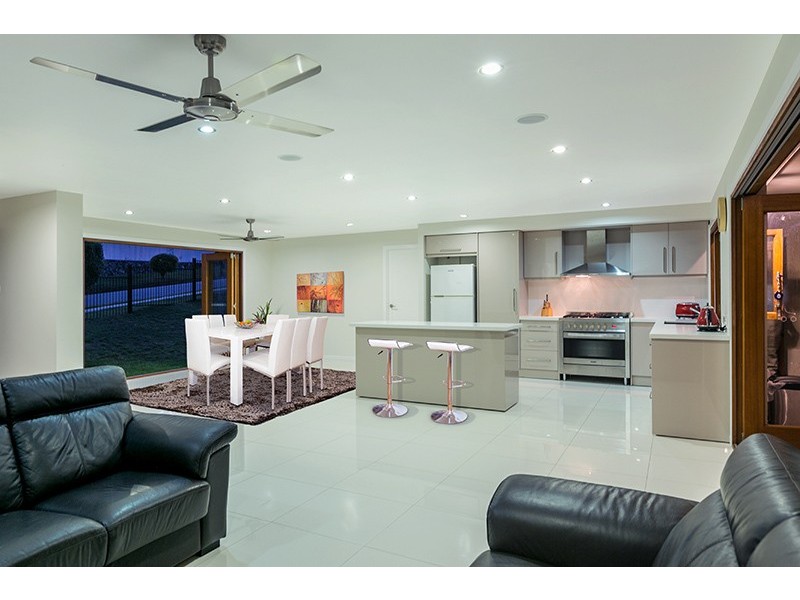 13 Fenchurch Street, Fig Tree Pocket QLD 4069