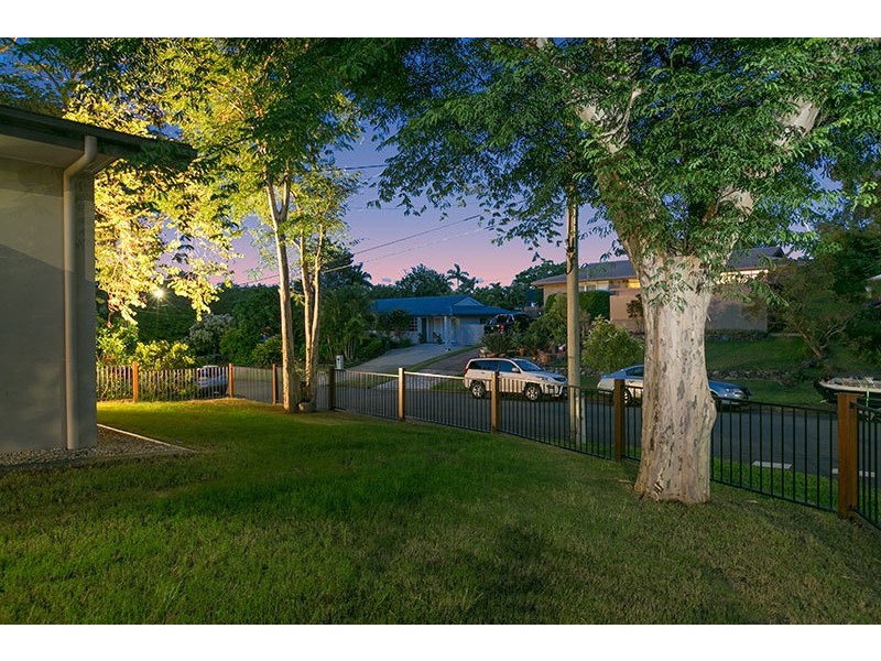 13 Fenchurch Street, Fig Tree Pocket QLD 4069
