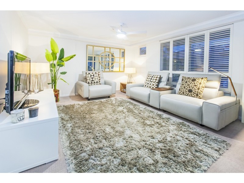 19 Wicklow Street, Kangaroo Point QLD 4169