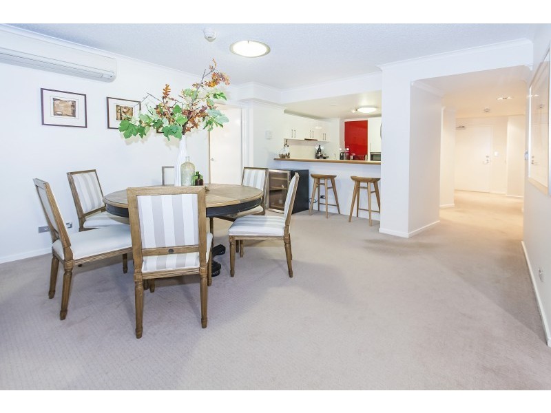 19 Wicklow Street, Kangaroo Point QLD 4169