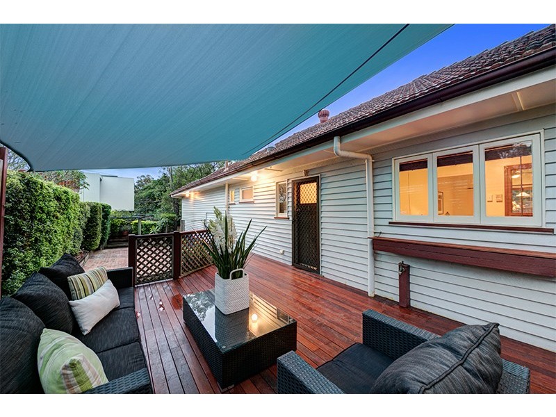 172 Fletcher Parade, Bardon QLD 4065