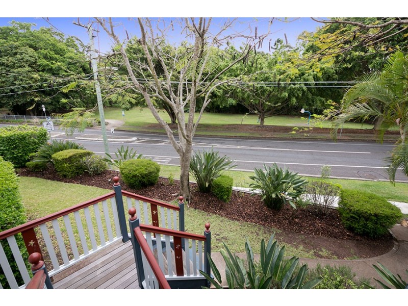 172 Fletcher Parade, Bardon QLD 4065