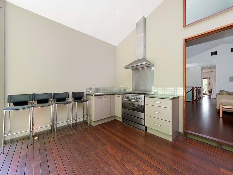 18 Zig Zag Street, Red Hill QLD 4059