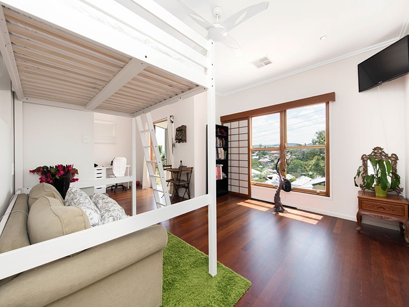 18 Zig Zag Street, Red Hill QLD 4059
