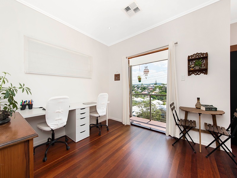 18 Zig Zag Street, Red Hill QLD 4059