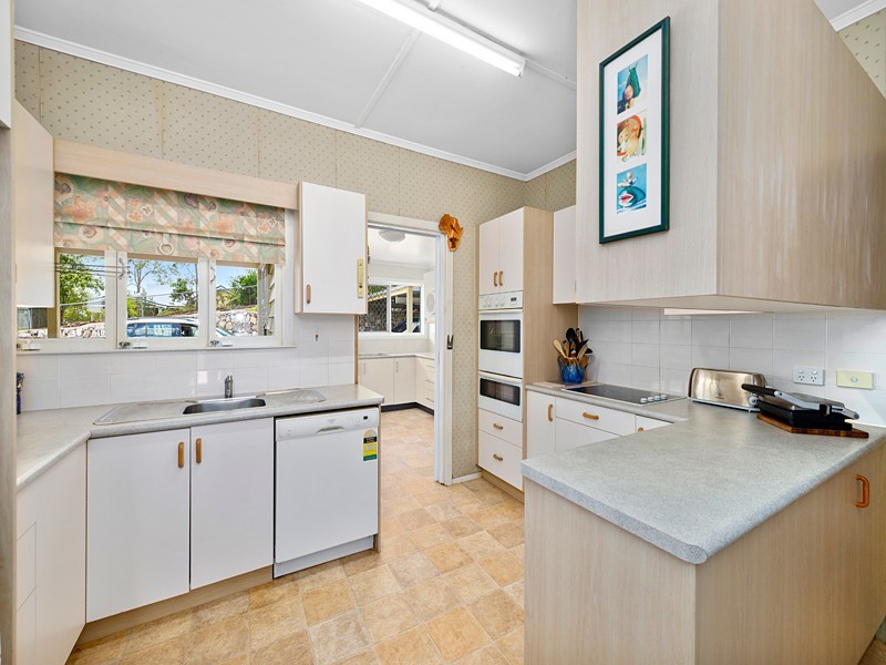 38 Carroll Street, Bardon QLD 4065