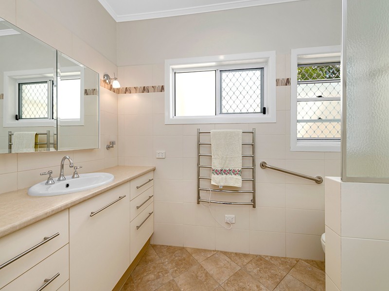 38 Carroll Street, Bardon QLD 4065