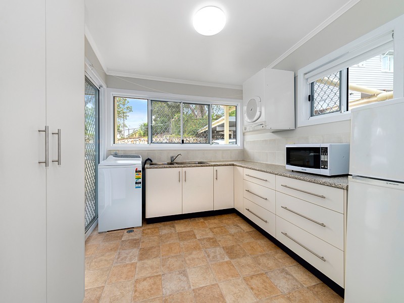 38 Carroll Street, Bardon QLD 4065