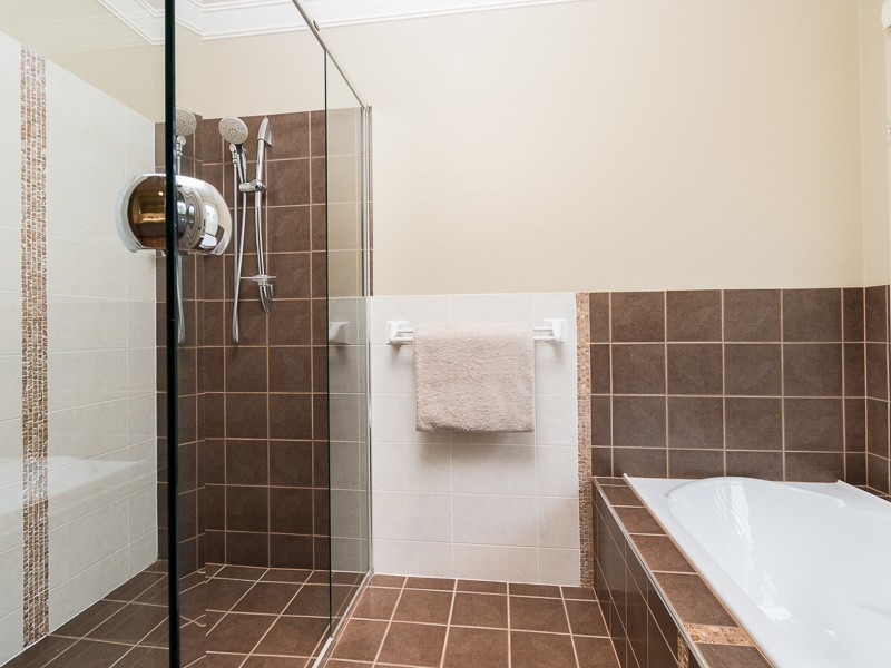 42 Lorward Avenue, Bardon QLD 4065