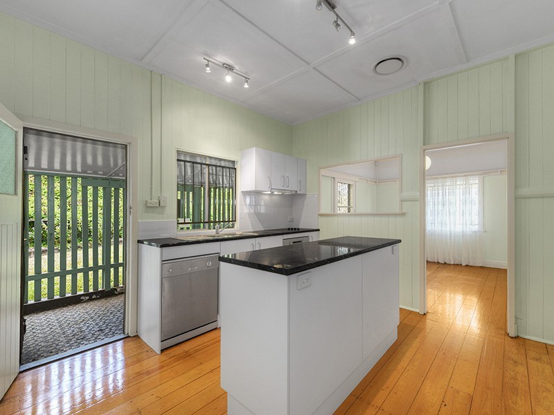 45 Lansdowne Street, Newmarket QLD 4051