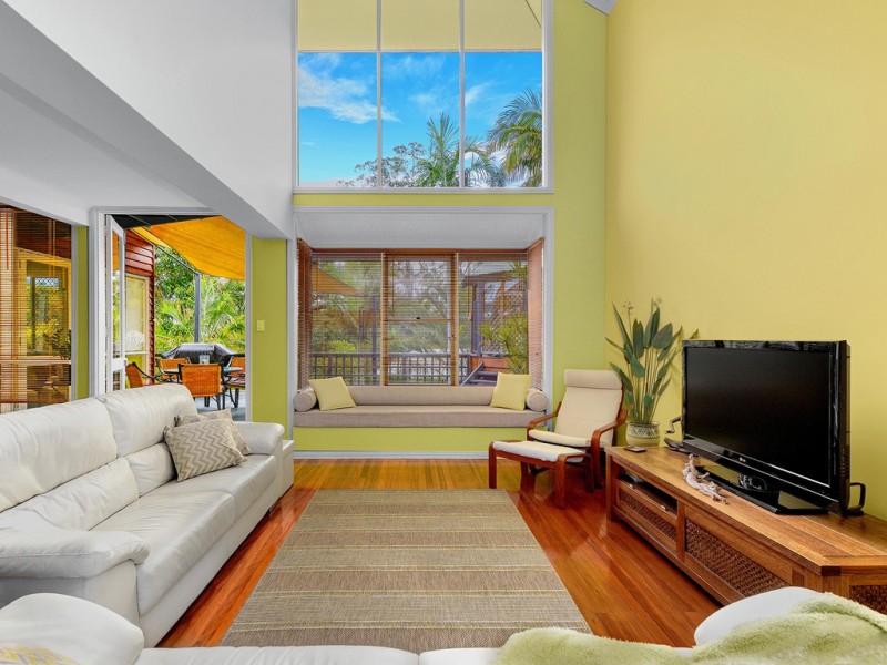 7 The Drive, Bardon QLD 4065