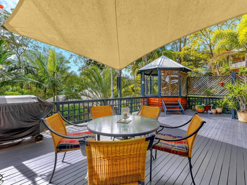 7 The Drive, Bardon QLD 4065