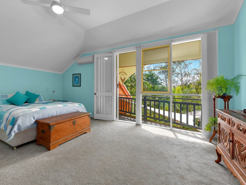 7 The Drive, Bardon QLD 4065