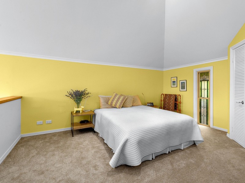 7 The Drive, Bardon QLD 4065