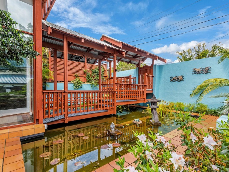 7 The Drive, Bardon QLD 4065