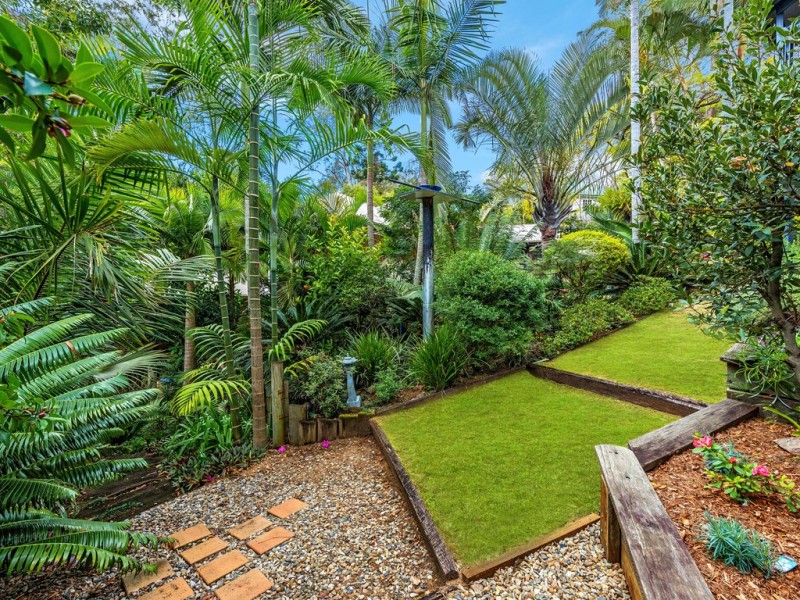 7 The Drive, Bardon QLD 4065