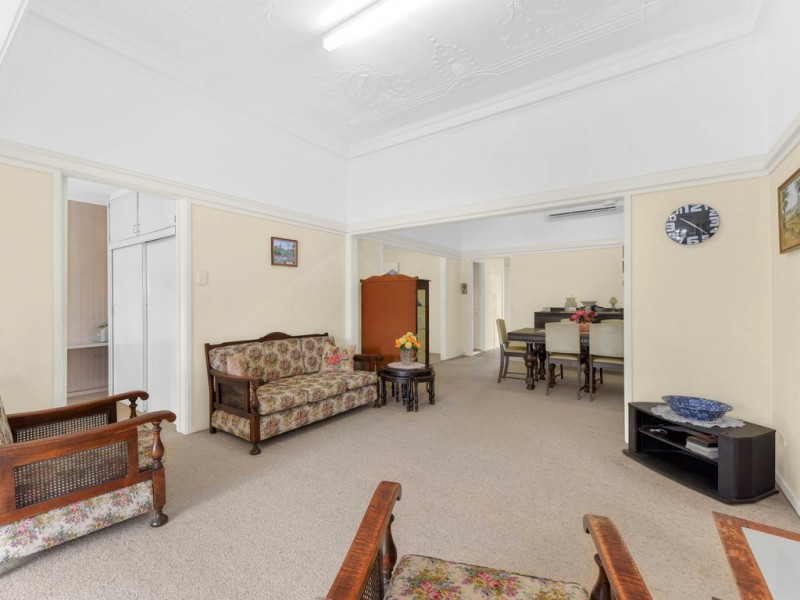 14 Clegg Parade, Newmarket QLD 4051