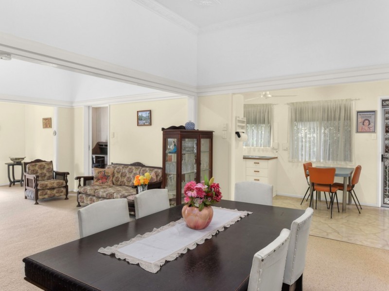 14 Clegg Parade, Newmarket QLD 4051