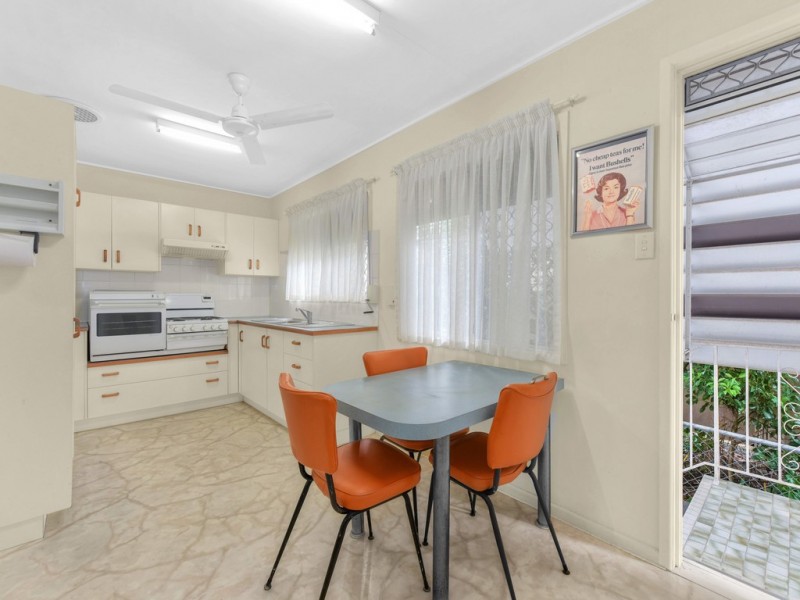 14 Clegg Parade, Newmarket QLD 4051