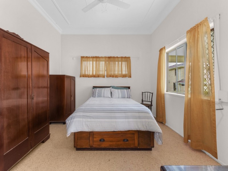 14 Clegg Parade, Newmarket QLD 4051