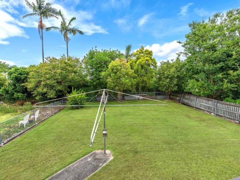 14 Clegg Parade, Newmarket QLD 4051