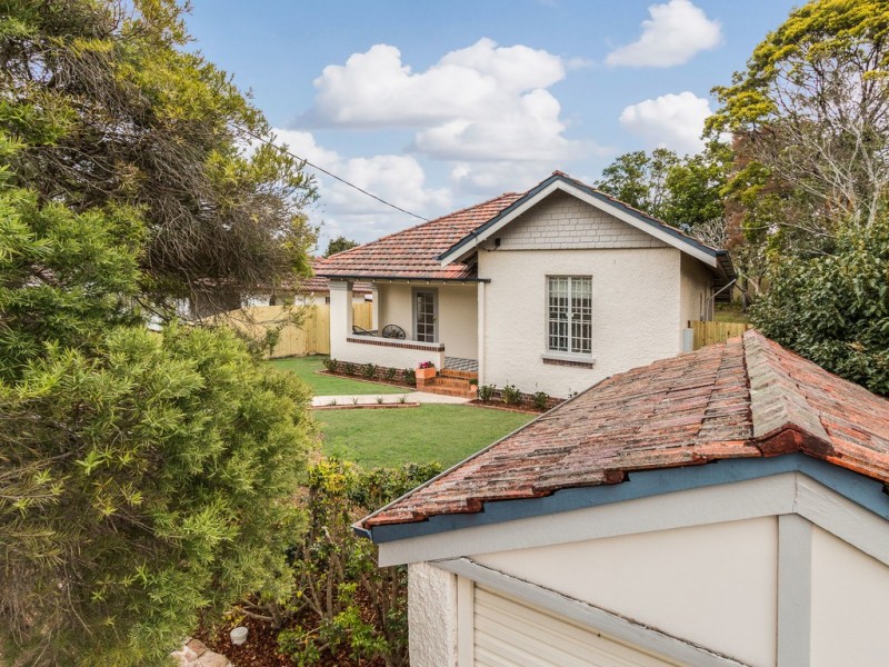 12 Lind Street, Newmarket QLD 4051