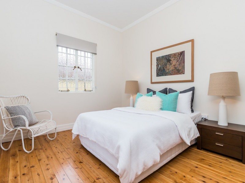 12 Lind Street, Newmarket QLD 4051