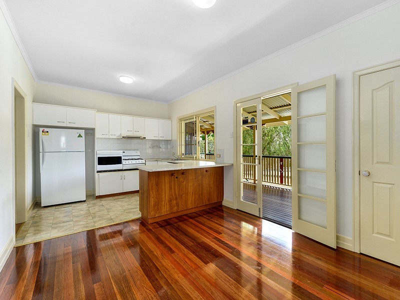 9 Yarradale Street, Newmarket QLD 4051