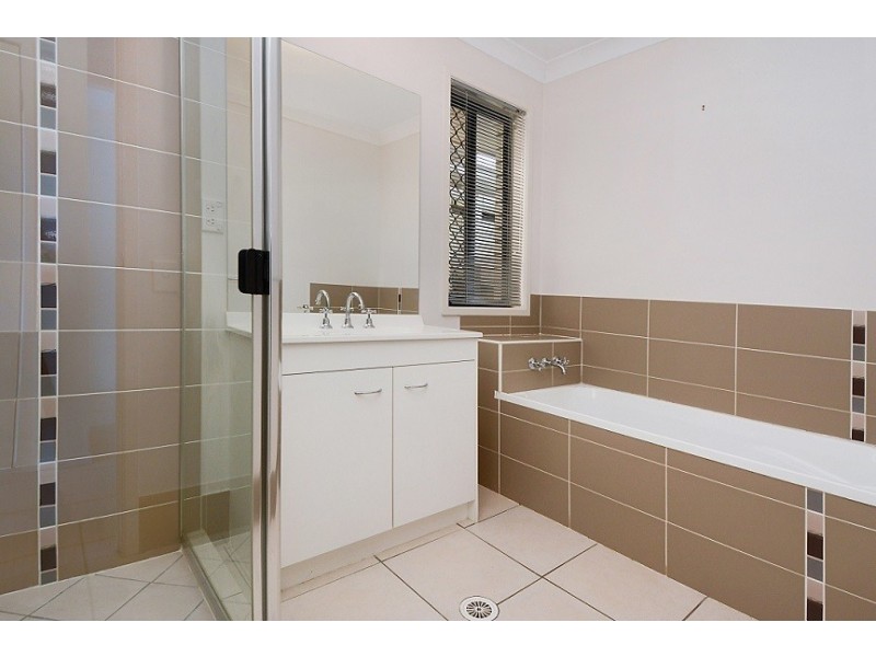 27 Mondial Drive, Warner QLD 4500