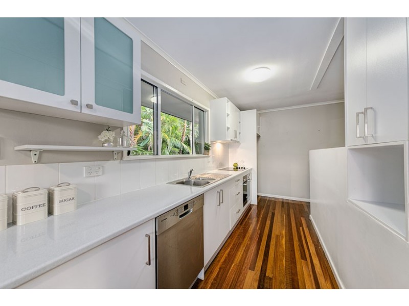 8 Eastment Street, Bardon QLD 4065