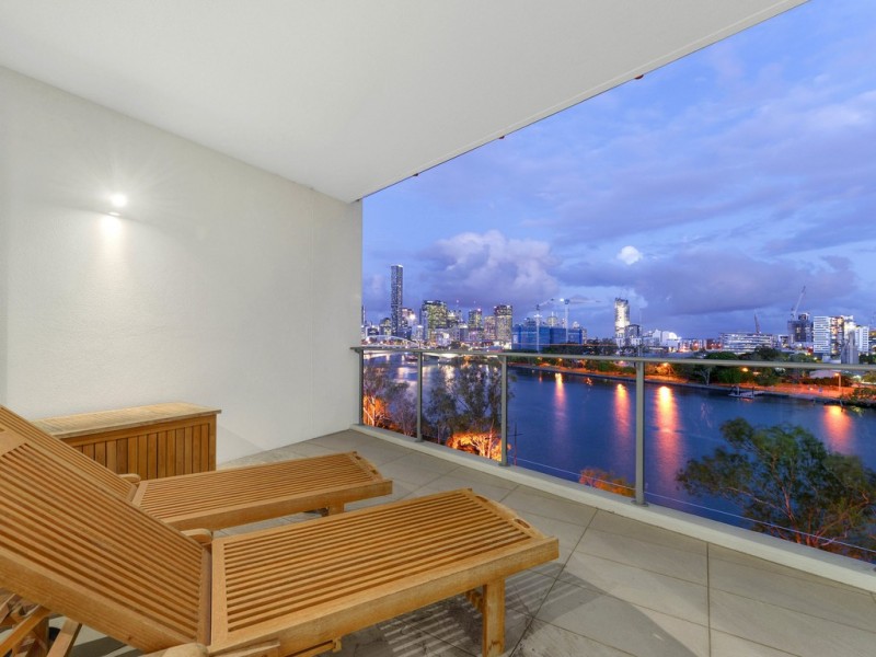 40/205 Coronation Drive, Milton QLD 4064