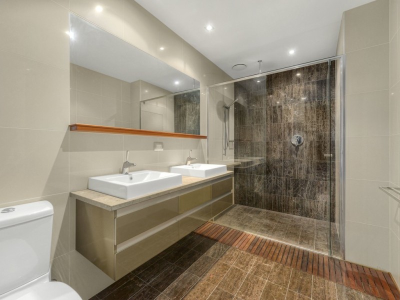 40/205 Coronation Drive, Milton QLD 4064