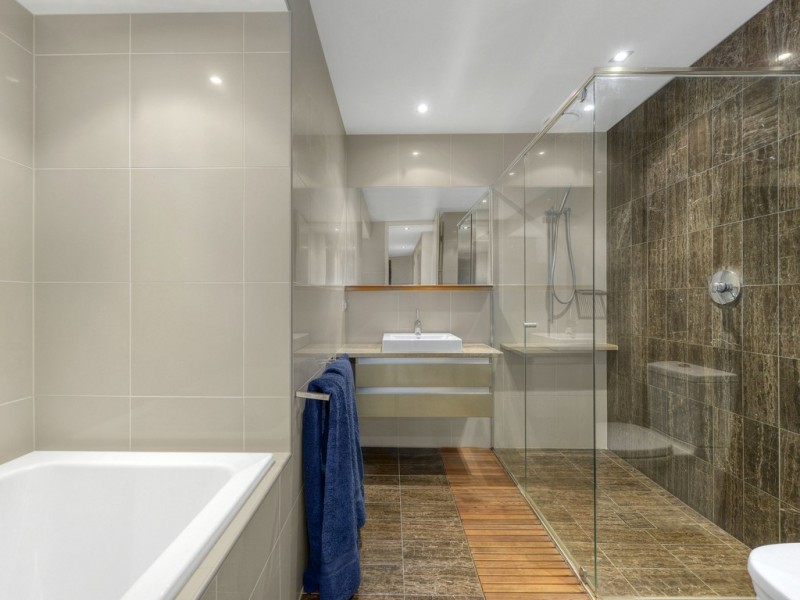 40/205 Coronation Drive, Milton QLD 4064