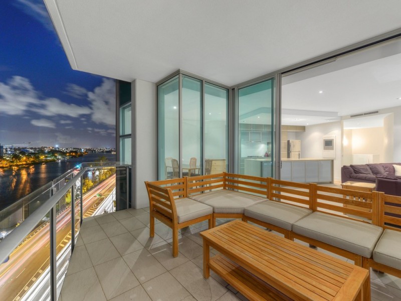 40/205 Coronation Drive, Milton QLD 4064