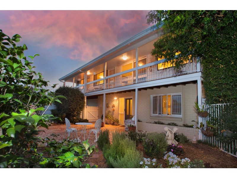 1 Leinster Street, Fig Tree Pocket QLD 4069