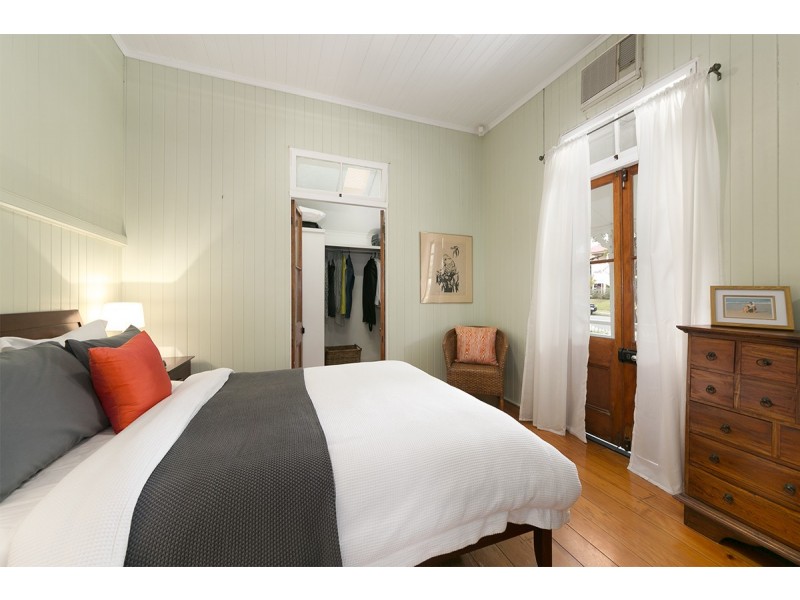 21 Macintosh Street, Auchenflower QLD 4066